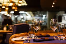 Nueva York: Restaurantes podrán recibir clientes dentro de sus instalaciones a finales de septiembre