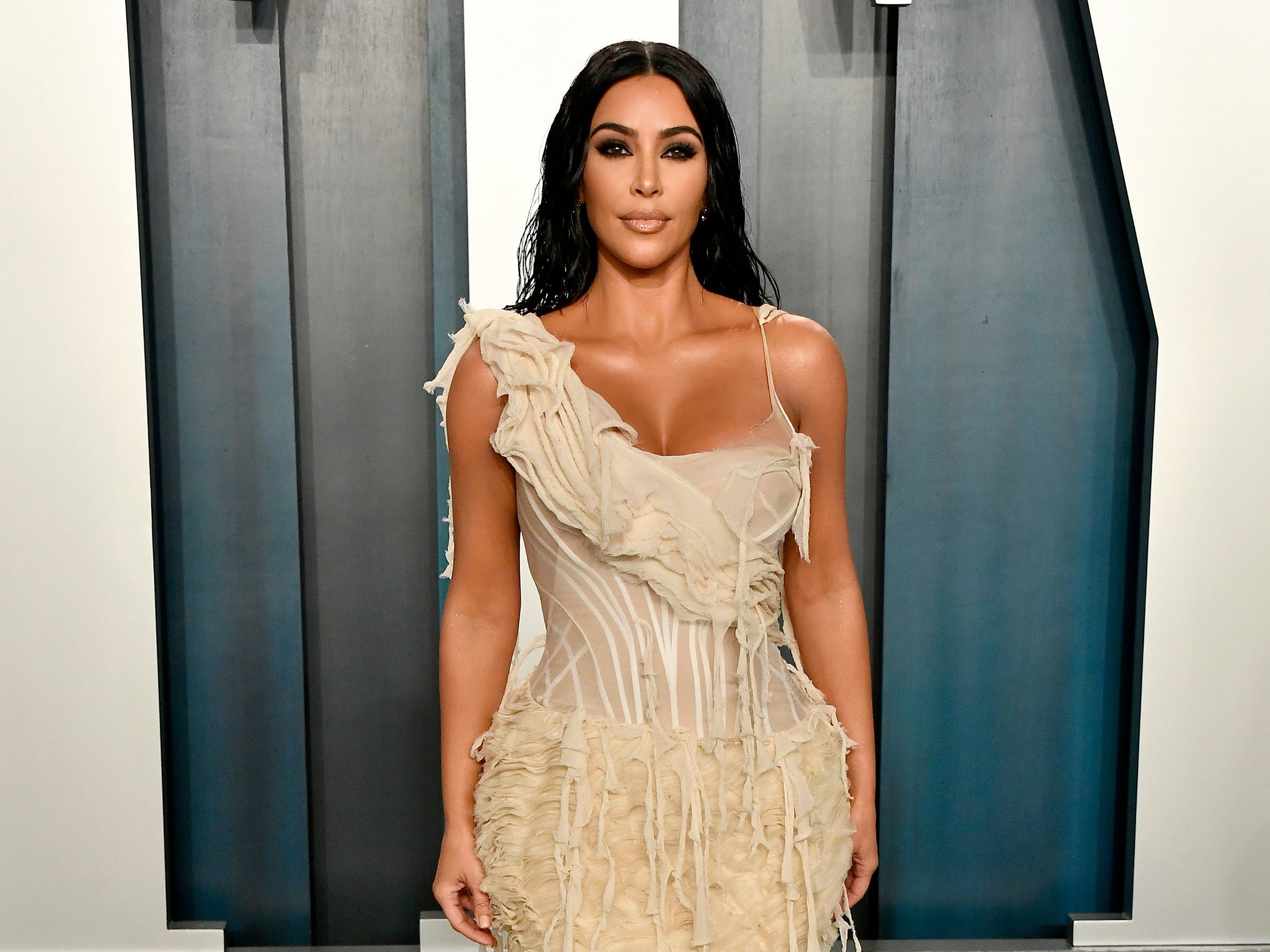Kim Kardashian lanza la gama de maternidad Skims