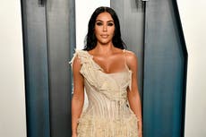 Kim Kardashian enfrenta críticas por las nuevas fajas premamá de Skims