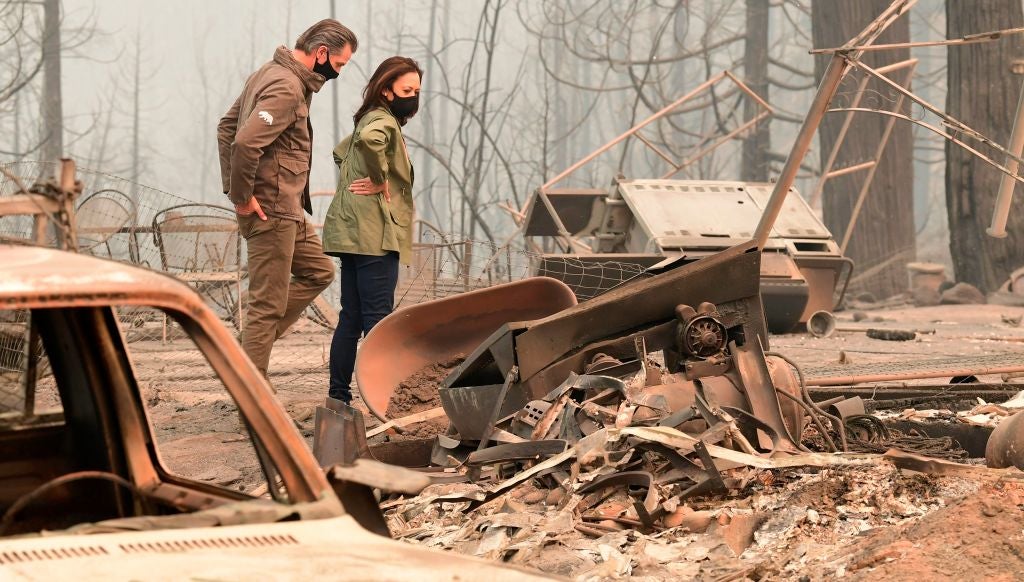 Kamala Harris es acusada de invadir una vivienda de California que fue consumida por el fuego para hacerse una sesión fotográfica