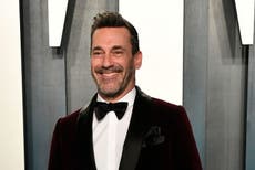 Jon Hamm rescata a perro que fue devuelto a refugio dos veces por ser demasiado juguetón