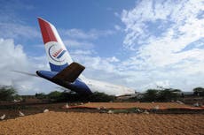 Somalia: Avión de carga se accidenta en Mogadiscio y deja tres heridos