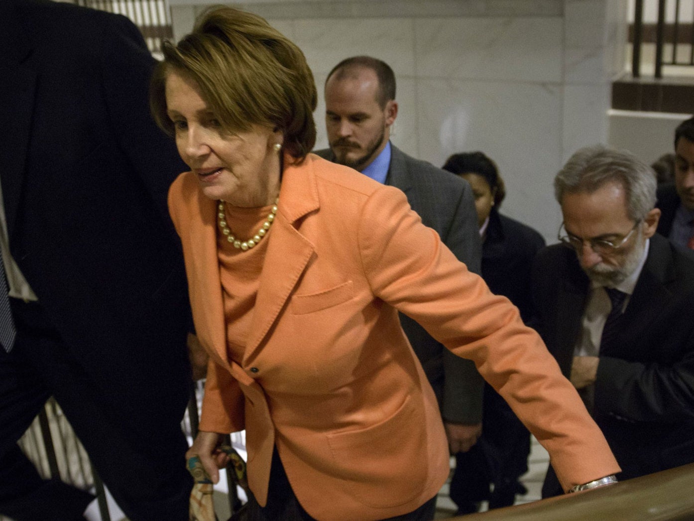 Nancy Pelosi se niega a descartar un segundo juicio político contra Trump para retrasar la batalla de la Corte Suprema