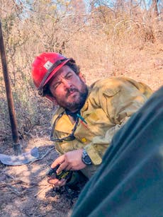 Bombero que murió en un incendio de California era miembro de la unidad élite de Hotshot