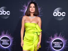 Selena Gomez muestra con orgullo la cicatriz de su trasplante de riñón