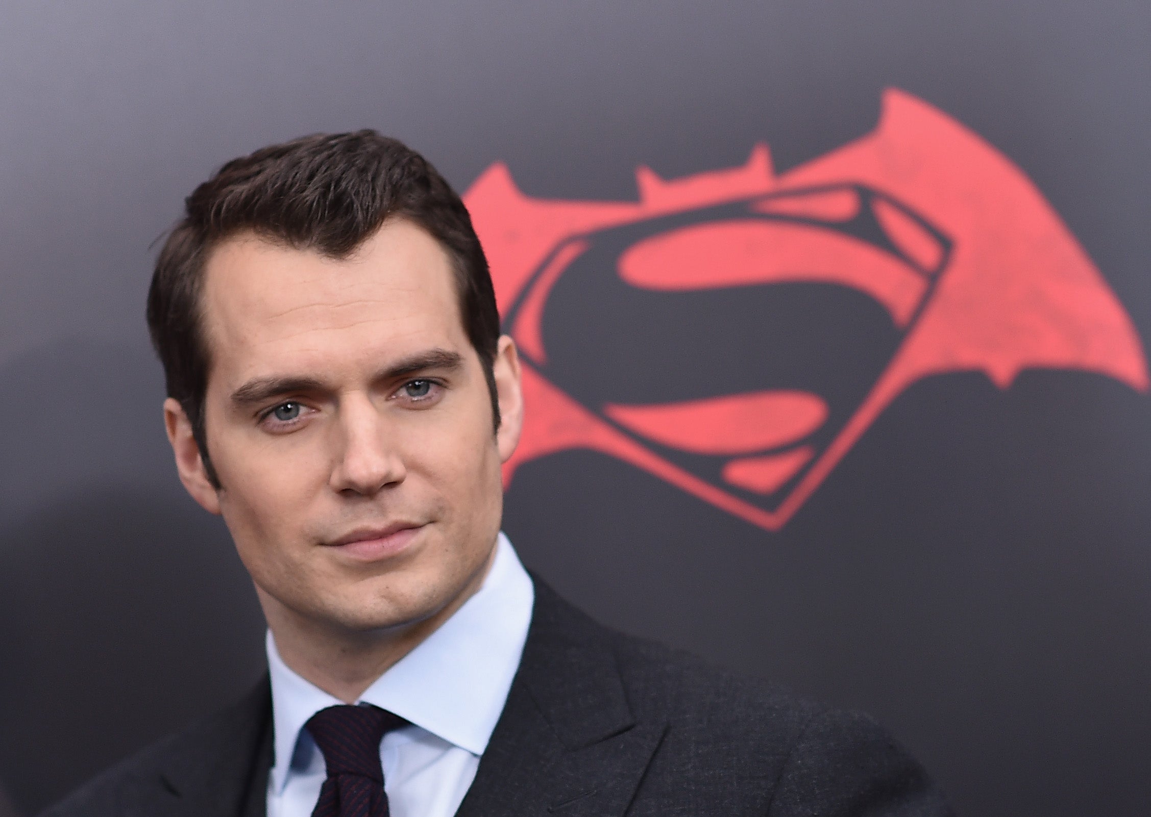 Henry Cavill dice que desea ver una “buena película" de la Liga de la Justicia en medio de acusaciones al director