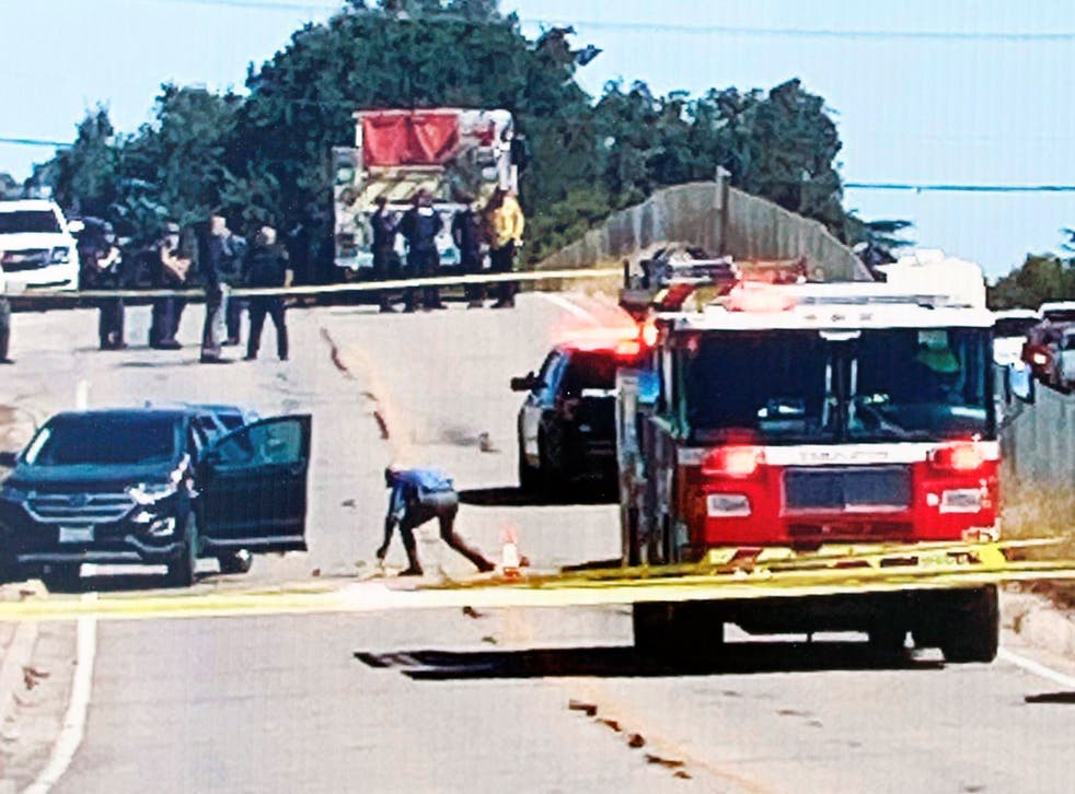 Los investigadores trabajan en la escena de un tiroteo, el jueves 24 de septiembre de 2020 en Templeton, California