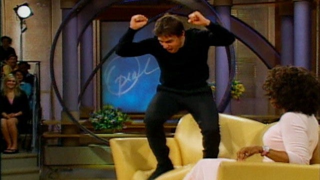 Tom Cruise saltando en el sofá en la famosa entrevista con Oprah