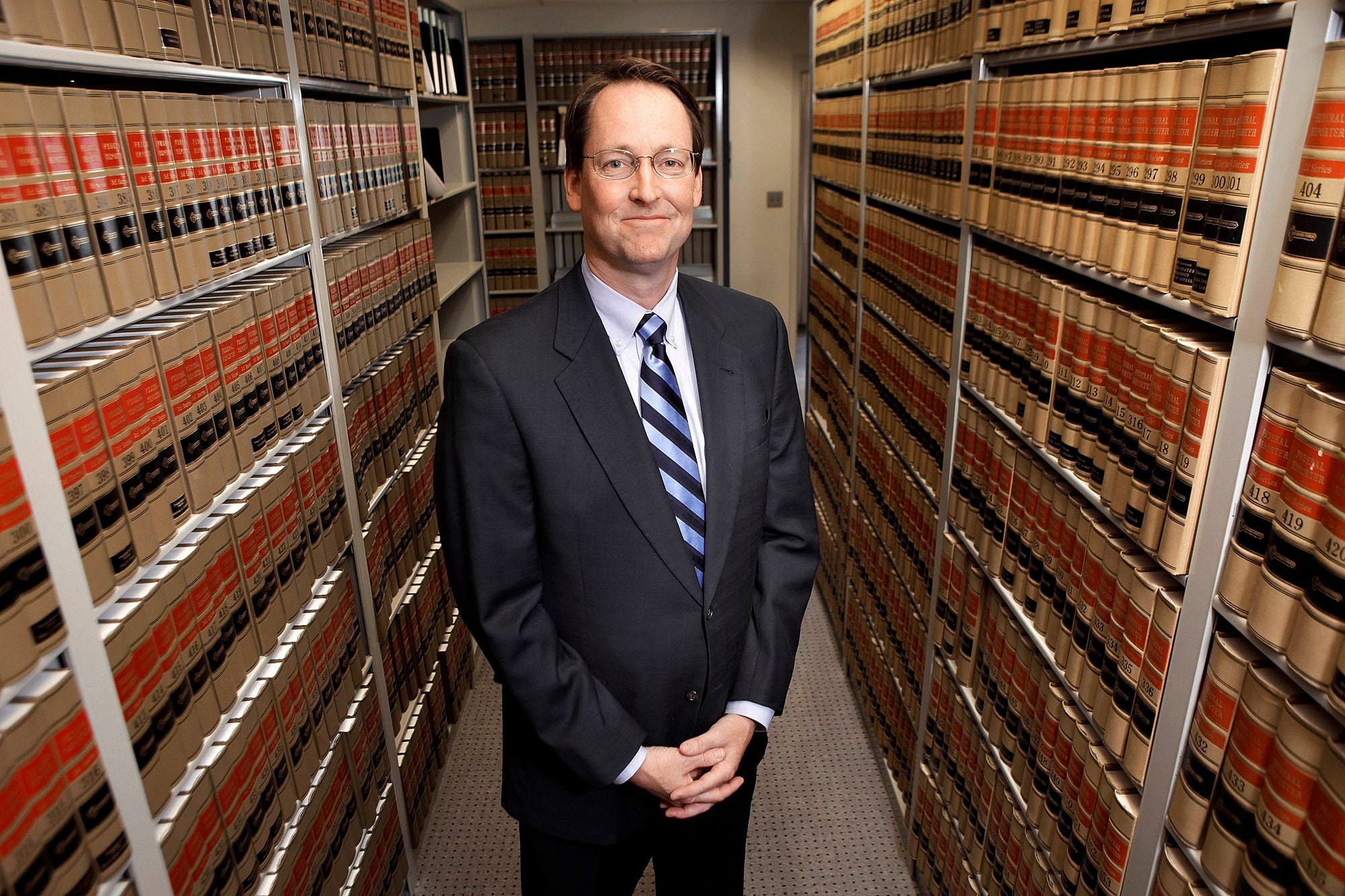 Fotografía de archivo del 19 de abril de 2010 muestra al juez federal de distrito William Conley en el Palacio de Justicia de los Estados Unidos en Madison.