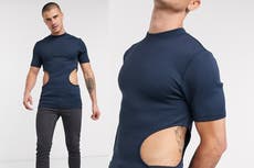 Tienda de ropa vende extraña camiseta para hombre con grandes agujeros en los costados y confunde al Internet