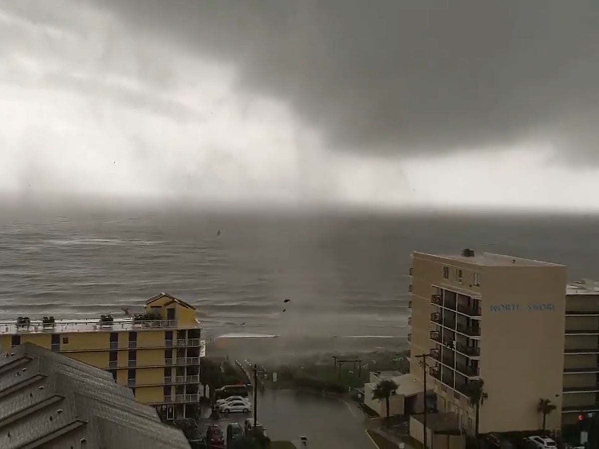 El tornado tocó tierra alrededor de Myrtle Beach, Carolina del Sur, el viernes.
