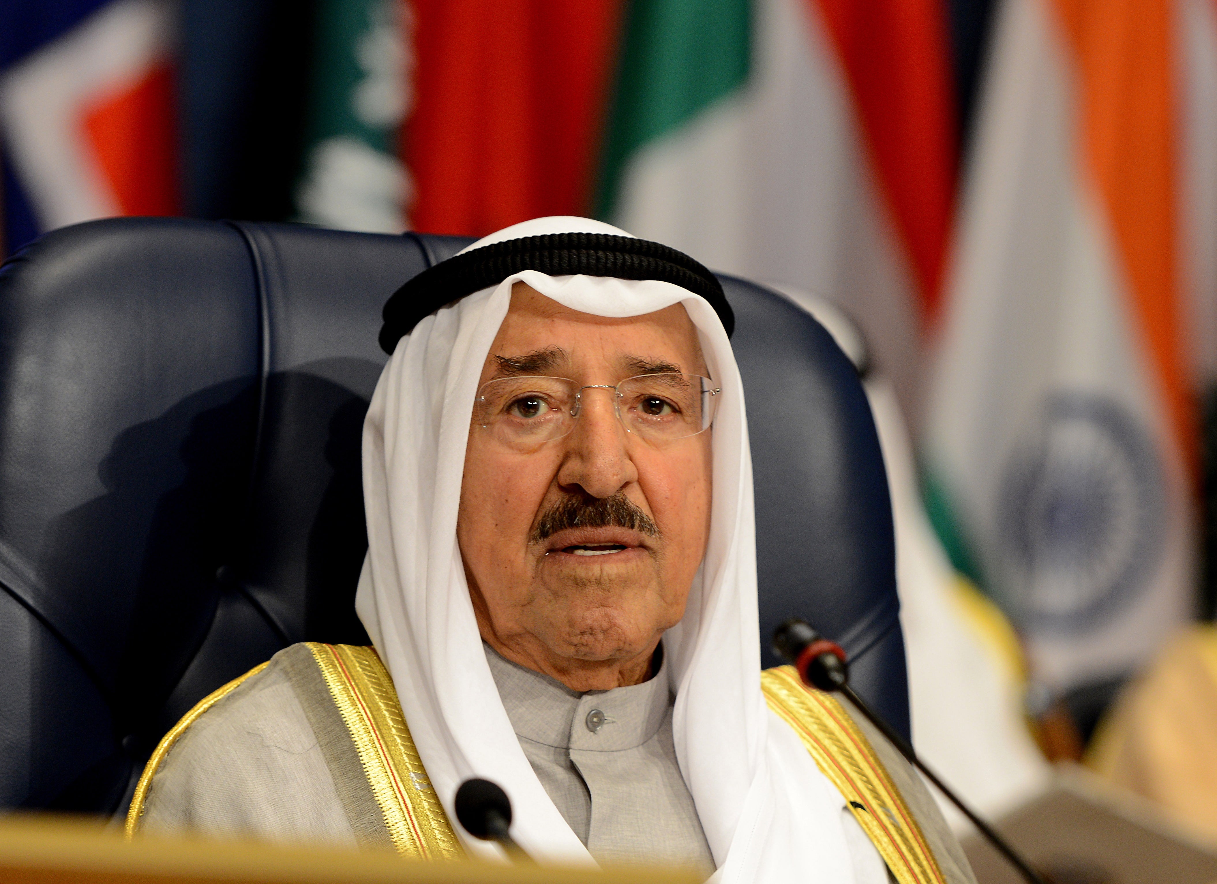 el jeque de Kuwait, Sheikh Sabah Al-Ahmad Al-Jaber Al-Sabah, habla durante la Tercera Conferencia Internacional sobre Promesas de Contribuciones Humanitarias para Siria, en la ciudad de Kuwait.