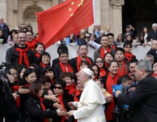 El Vaticano defiende su acuerdo firmado con China en 2018 ante la ola de críticas