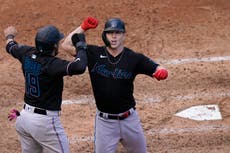 MLB: Los Marlines sorprenden a los Cachorros y se acercan a la calificación