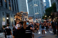 Departamentos de policía reciben más fondos un año después de las demandas para “desfinanciarlos”
