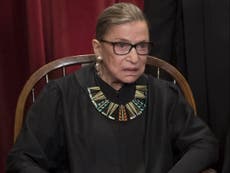 El 'Dissent Collar' de Ruth Bader Ginsburg se venderá nuevamente en Banana Republic