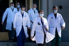 Trump “no está todavía fuera de peligro”, admite su médico de cabecera