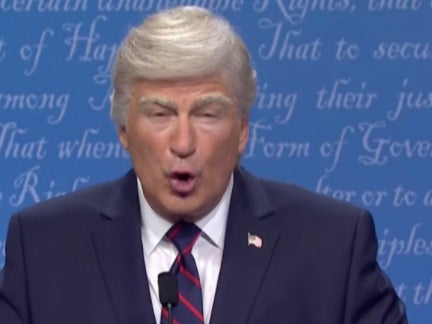 Alec Baldwin defiende su interpretación de Trump en SNL