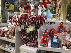 Compras navideñas se ven trastocadas también por la pandemia de coronavirus