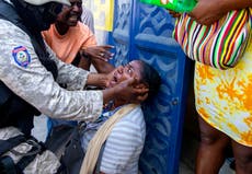 Estudiantes en Haití protestan el asesinato de un compañero en una manifestación