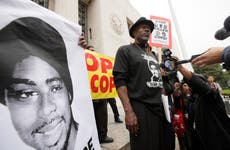 Asesinato de joven afroamericano a manos de un policía es investigado 