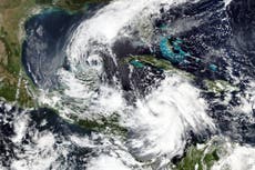 Huracán Delta alcanza categoría 2 en su avance hacia Yucatán