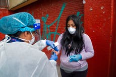 México registra casi 82.000 muertes por COVID tras ajuste de datos