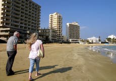 Chipre critica a Turquía por querer abrir playa fantasma de la ciudad 