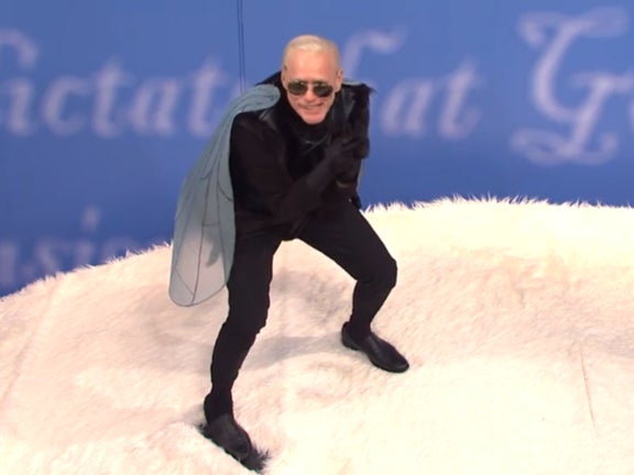 Jim Carrey se convierte mosca de la cabeza de Mike Pence en SNL