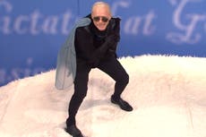 Jim Carrey se convierte mosca de la cabeza de Mike Pence en SNL