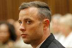 Oscar Pistorius implora perdón a la familia de su novia: “Quiero decirles que lo siento”