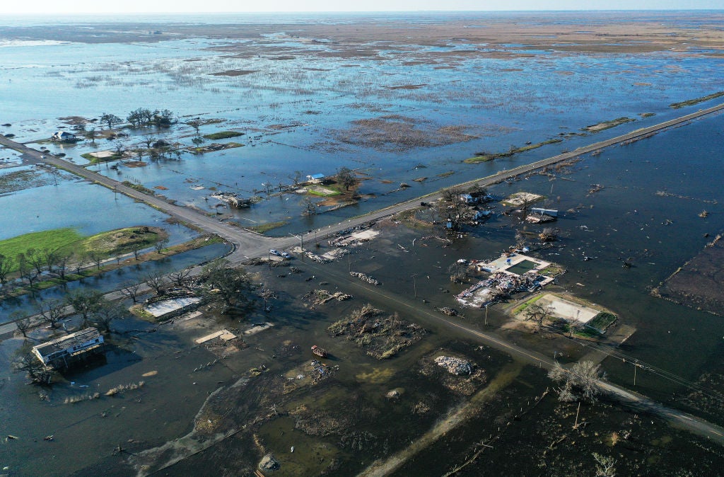 El huracán Delta cobró la vida de dos personas.