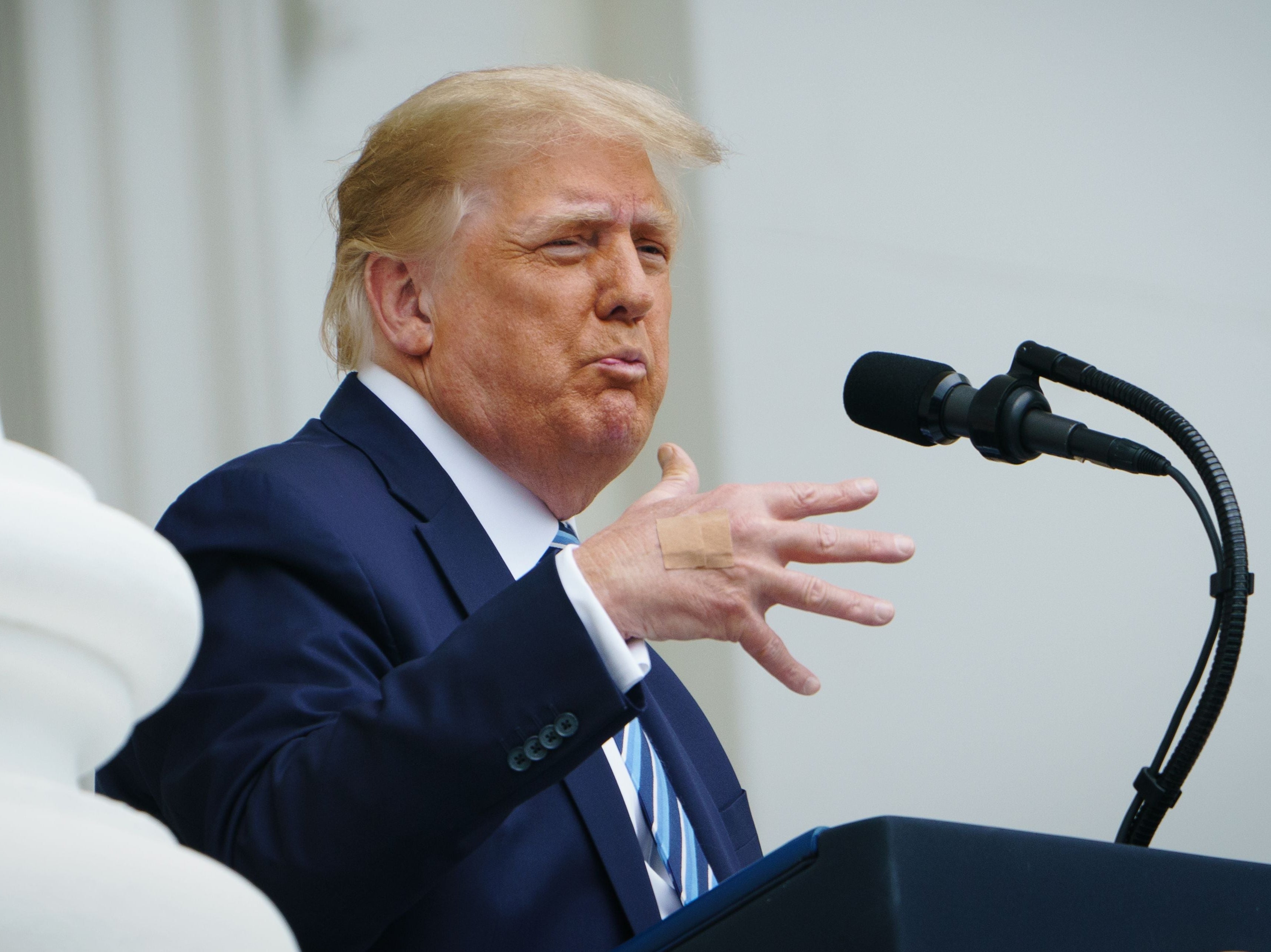 Trump asegura que California y Nueva York se han ido al infierno