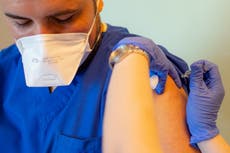 Pausan pruebas de vacuna contra COVID-19 de Johnson & Johnson