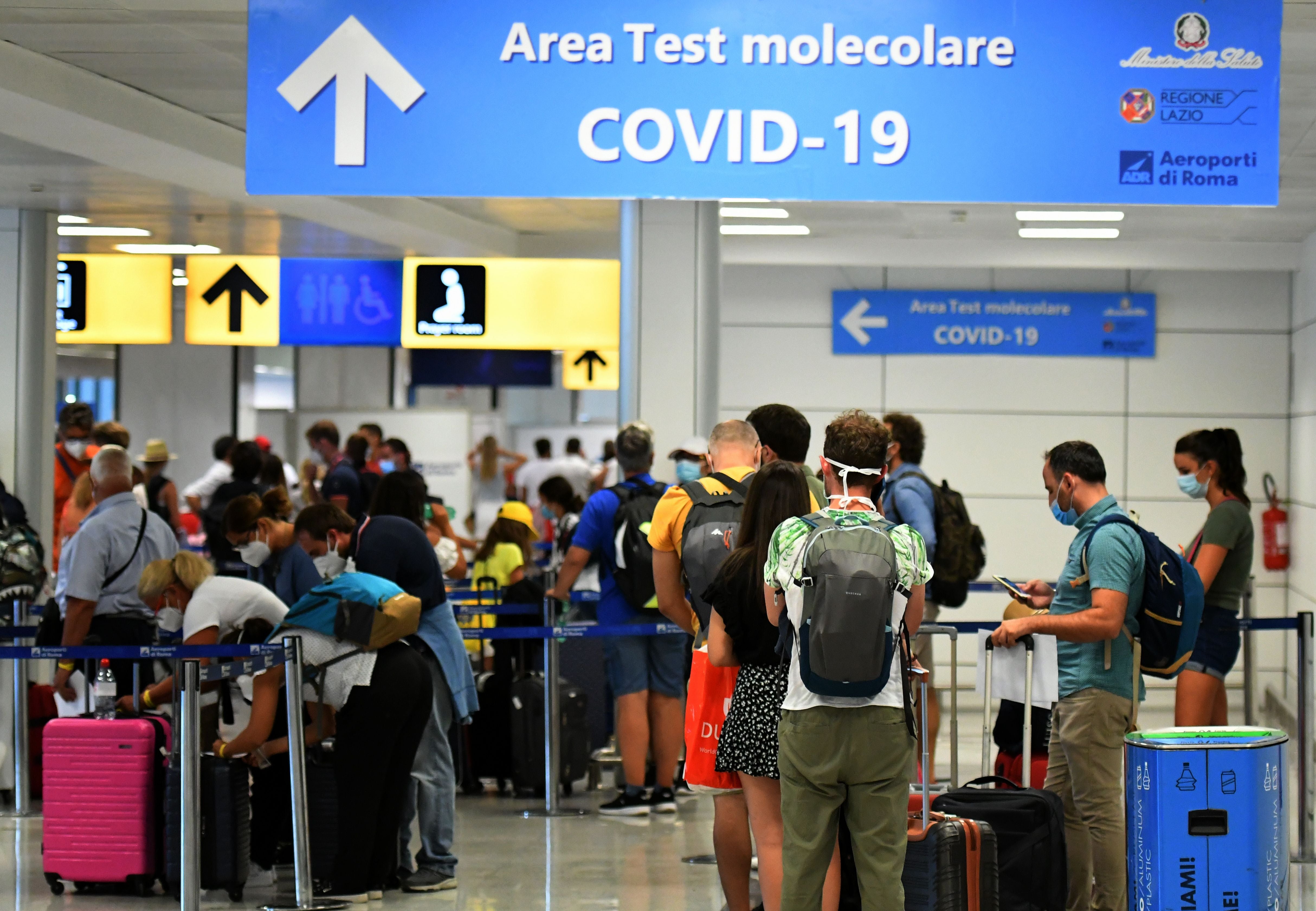 Viajeros deben realizarse la prueba de Covid-19 para poder ingresar países de la Unión Europea