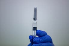 Eli Lily pausa tratamiento con anticuerpos COVID-19 por ‘precaución’