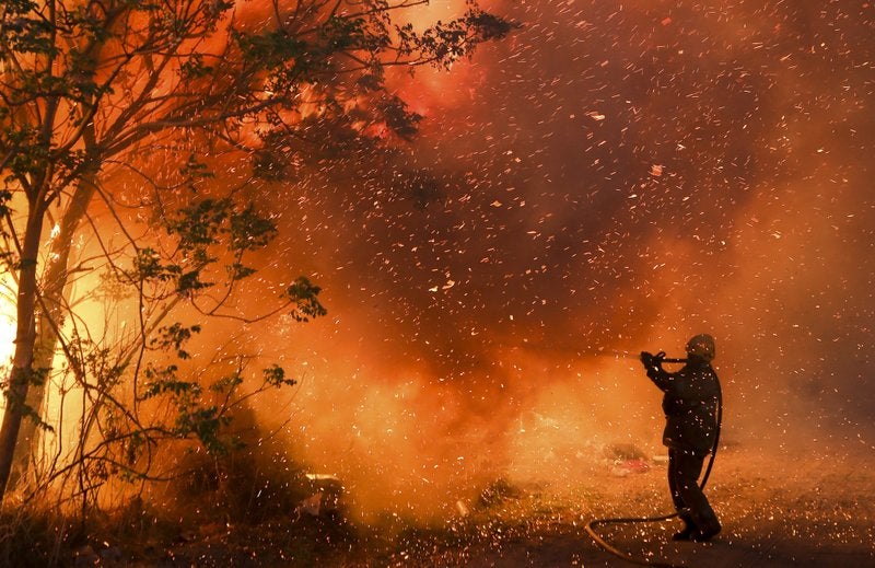 Las condiciones para el desarrollo de incendios forestales continúan siendo extremas debido a la persistente sequía y las altas temperaturas.