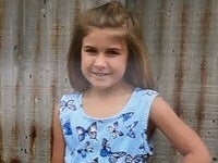 Jaylin Anne Schwarz, de ocho años, murió después de ser obligada a saltar en un trampolín en condiciones de calor extremo.