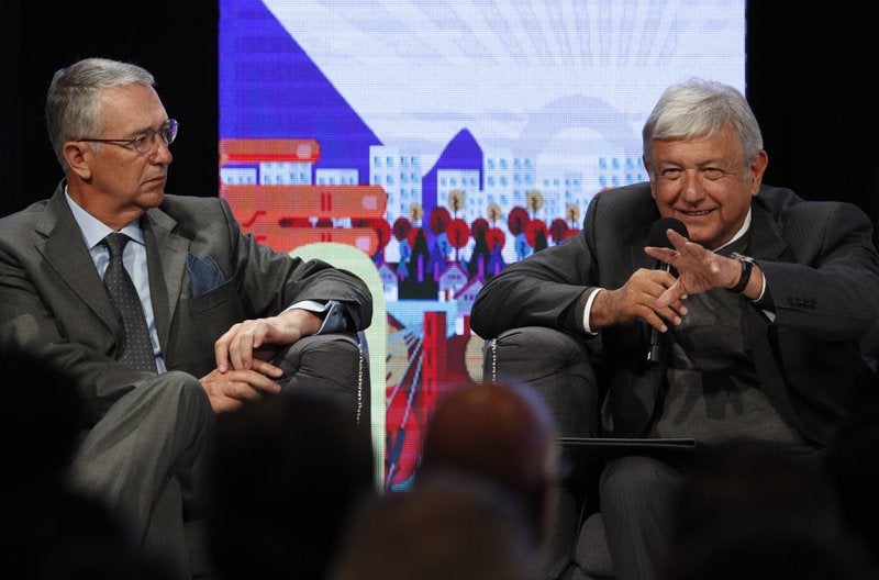 El empresario mexicano junto al presidente de México, Andrés Manuel López Obrador.