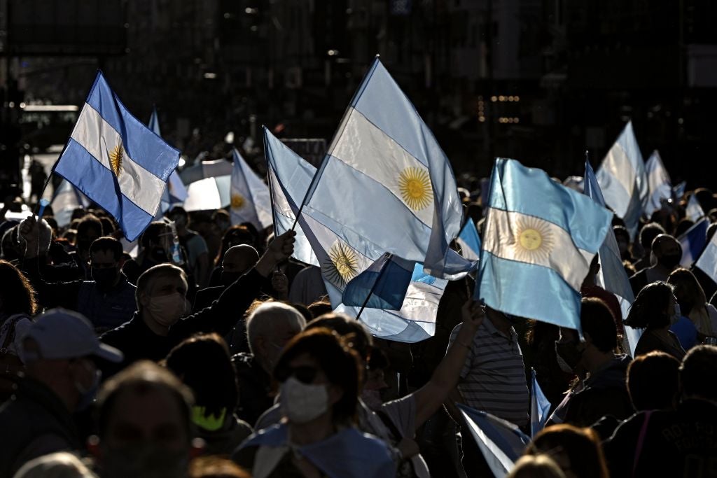 El presidente argentino Alberto Fernández prorrogó recientemente la cuarentena hasta el 25 de octubre.