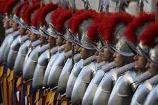 11 miembros de la guardia del Papa Francisco tienen COVID-19