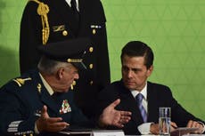 Detienen en Los Ángeles a ex secretario de Defensa de México