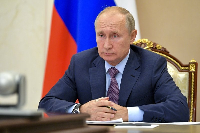 El presidente ruso Vladimir Putin dirige una reunión del Consejo de Seguridad por video en Moscú, Rusia.