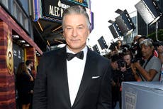 Alec Baldwin califica a NBC News como ‘otra víctima de la era Trump’