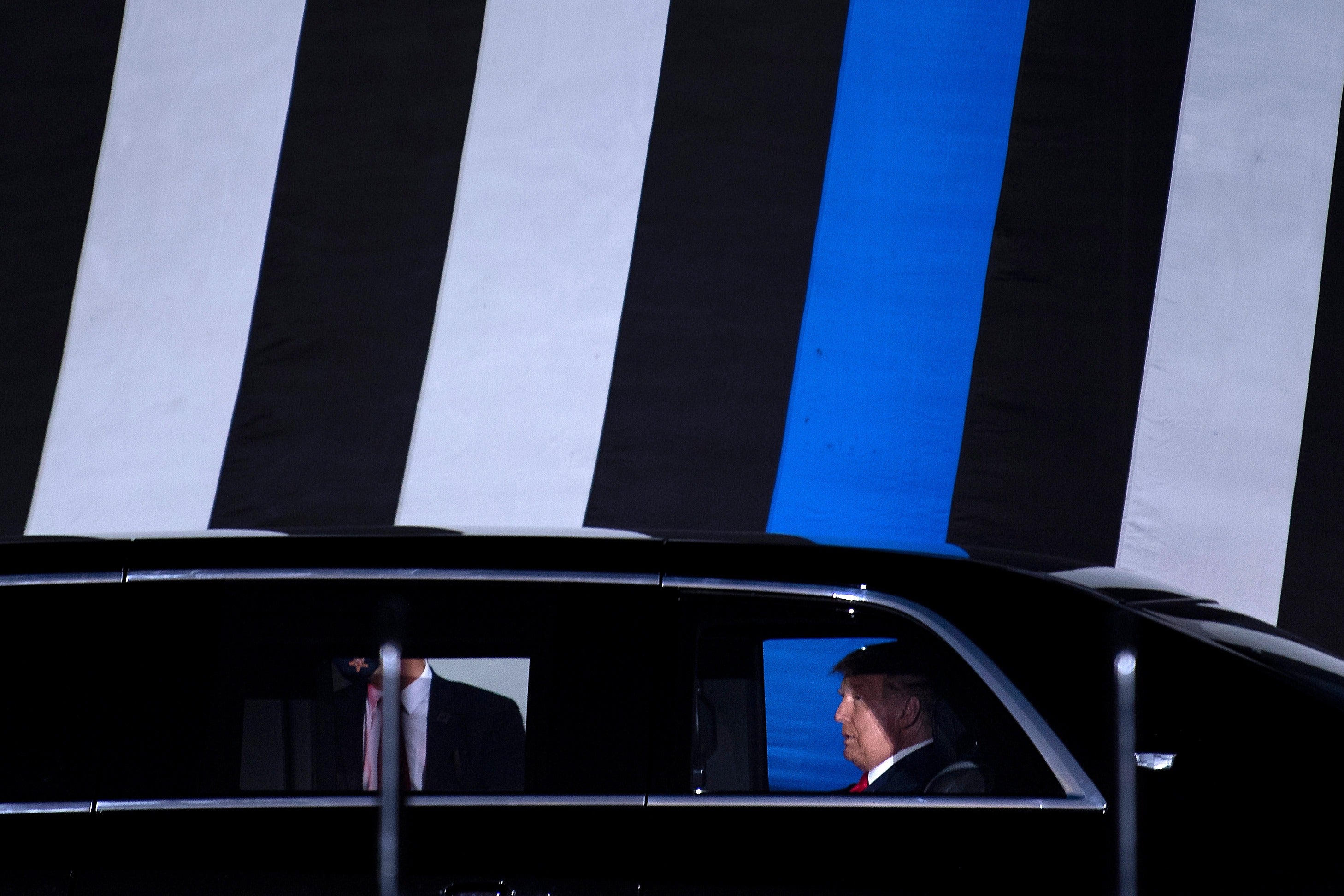 Trump dice que podría irse de Estados Unidos si pierde ante Joe Biden