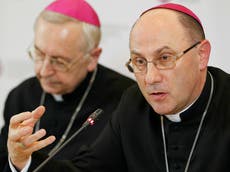 El Papa destituye a obispo polaco acusado de encubrir abusos sexuales