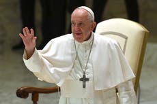 El Vaticano confirma caso de COVID-19 en la misma residencia del Papa