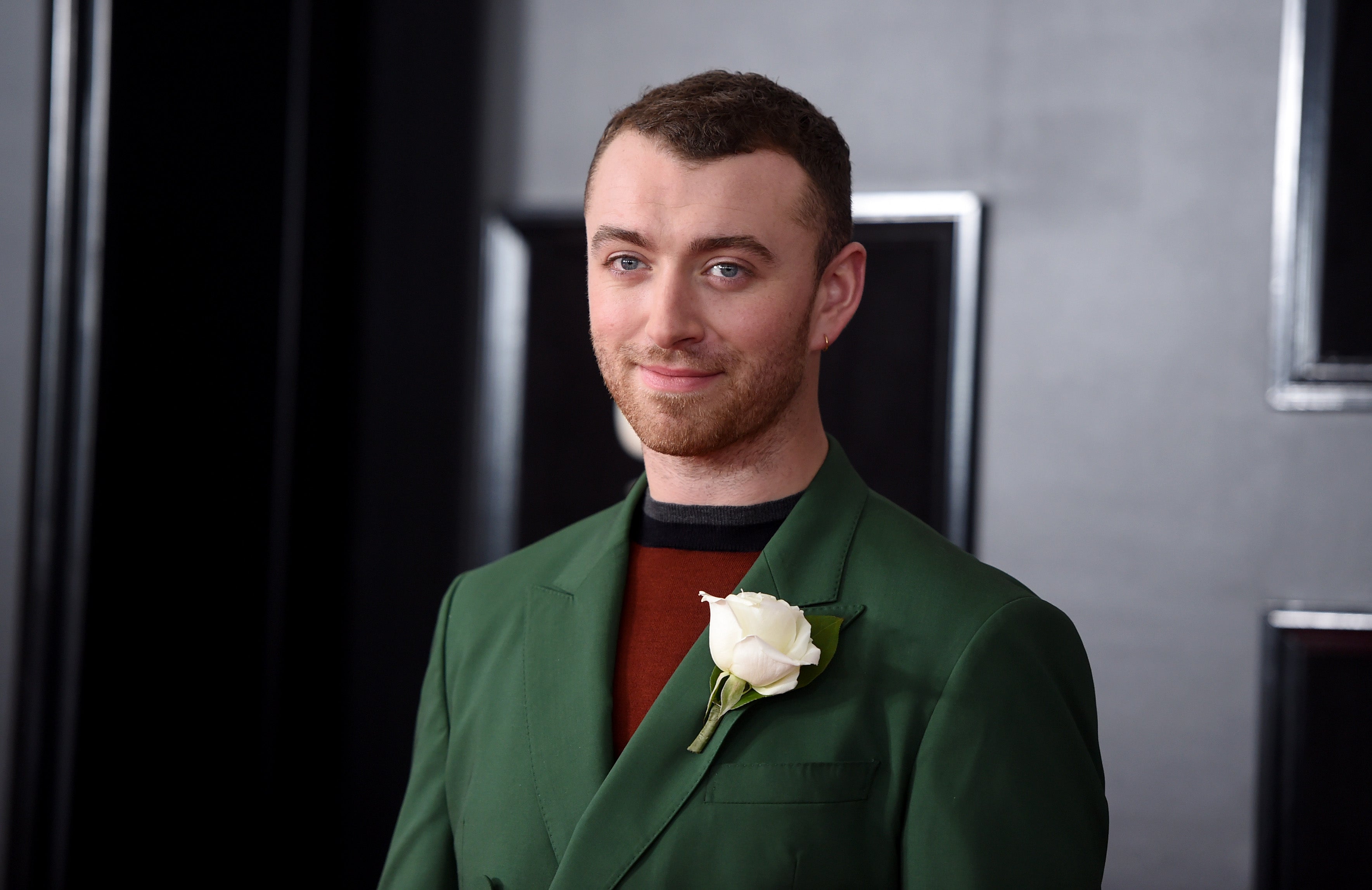 Descubre por qué Sam Smith fue expulsado de una app de citas
