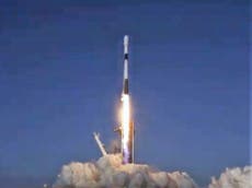 SpaceX de Elon Musk lanza 60 controvertidos satélites Starlink