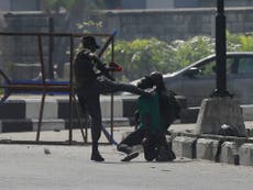 Policía del Reino Unido entrenó a las fuerzas de seguridad nigerianas acusadas de brutalidad policial